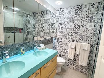 VENTA - Condominio en Playa Escondida.