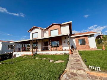 LINDA CASA CAMPESTRE EN VENTA EN LA MESA DE LOS SANTOS