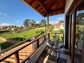 LINDA CASA CAMPESTRE EN VENTA EN LA MESA DE LOS SANTOS