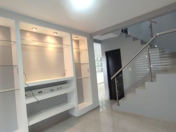 Venta casa Urbanizacion La Joya Av Leon Febres Cordero Daule Guayaquil