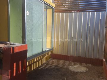 Comodidad y Calidez: Casa de Dos Pisos en Conjunto Habitacional Hermano Bonifacio Martinez II, Quillota