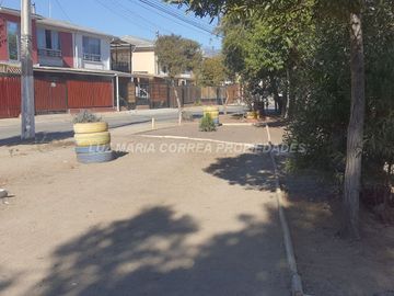 Comodidad y Calidez: Casa de Dos Pisos en Conjunto Habitacional Hermano Bonifacio Martinez II, Quillota