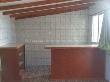 Comodidad y Calidez: Casa de Dos Pisos en Conjunto Habitacional Hermano Bonifacio Martinez II, Quillota