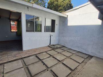 Comodidad y Calidez: Casa de Dos Pisos en Conjunto Habitacional Hermano Bonifacio Martinez II, Quillota