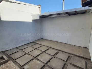 Comodidad y Calidez: Casa de Dos Pisos en Conjunto Habitacional Hermano Bonifacio Martinez II, Quillota