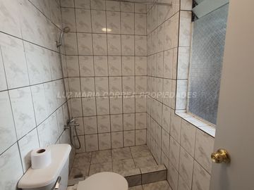 Comodidad y Calidez: Casa de Dos Pisos en Conjunto Habitacional Hermano Bonifacio Martinez II, Quillota
