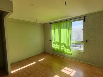 Comodidad y Calidez: Casa de Dos Pisos en Conjunto Habitacional Hermano Bonifacio Martinez II, Quillota
