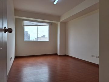 ¡VENTA OCASIÓN DEPARTAMENTO 3ER PISO CERCA DEL PENTAGONITO!