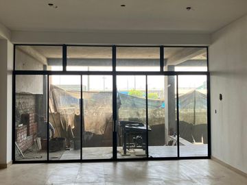 Alquiler Locales en Nuevo Edificio Frente a Mercado Mayoria de Lima