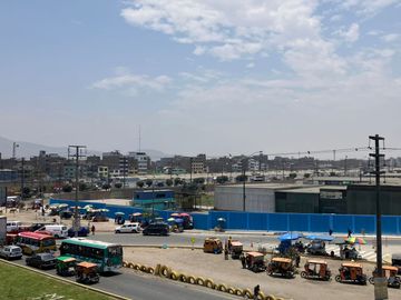 Alquiler Locales en Nuevo Edificio Frente a Mercado Mayoria de Lima