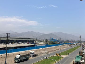 Alquiler Locales en Nuevo Edificio Frente a Mercado Mayoria de Lima