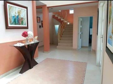 AMPLIA CASA EN VENTA LOMA BLANCA - PIURA