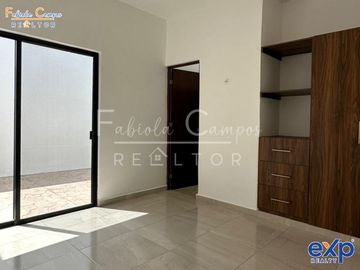 Casa de 3 recamaras en venta en Chichi Suarez Mérida Yucatán - Preventa a 12 y 18 meses