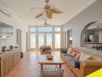 Se vende residencia amueblada en San Carlos, Sonora.