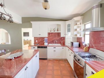 Se vende residencia amueblada en San Carlos, Sonora.