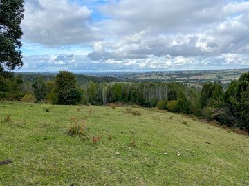 Campo a una hora de Puerto Varas de 8,6 hectáreas con hermosa vista