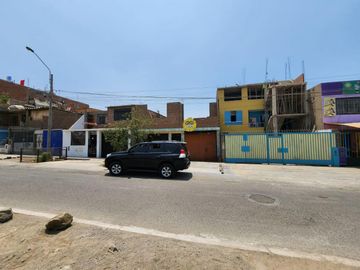 VENDO CASA FRENTE A PARQUE