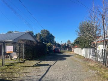 Nuevo precio! Venta casa 3D2B con cabaña 3D1B en sector Las Mariposas, Chillán