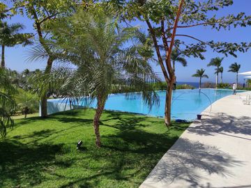DEPARTAMENTO FRENTE AL MAR EN VENTA EN PUNTA DE MITA EN BOLONGO