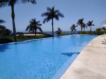 DEPARTAMENTO FRENTE AL MAR EN VENTA EN PUNTA DE MITA EN BOLONGO