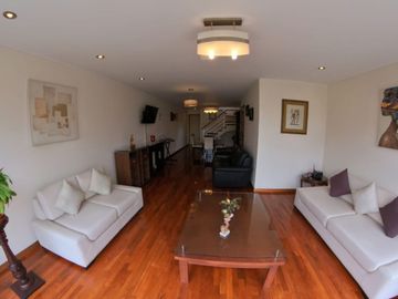 Venta Departamento Duplex En Surco Con Cochera Lineal Para Dos Autos