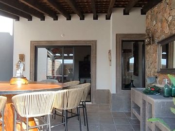 Casa en Magnolia, San Miguel de Allende, recámara en planta baja, 278 m2 de const