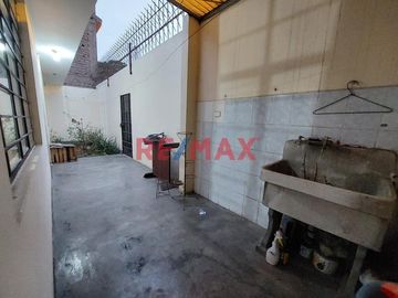 Vendo Linda Casa En Urb. Santa Rosa Callao