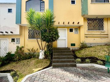 VENTA LINDA CASA EN SAN FERNANDO. DENTRO DE CONJUNTO