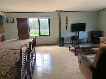 Se vende parcela con excelente casa San Rafael