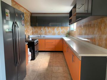 Se vende parcela con excelente casa San Rafael