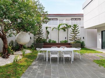 The ultimate luxury beachfront home! A golden opportunity for investment in Pattaya, ready for you to experience the ultimate luxury with the best loc