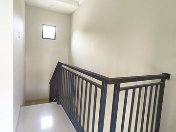 Dijual Rumah Siap Huni Bergaya American Klasik Di Kalibaru - Cilodong, Kota Depok Dekat Grand Depok City