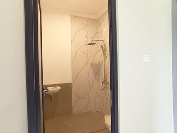 Dijual Rumah Siap Huni Bergaya American Klasik Di Kalibaru - Cilodong, Kota Depok Dekat Grand Depok City