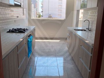 LINDA VISTA A UN CLUB!!! SE VENDE FLAT DE 136M2, SEGUNDO PISO EN MAGDALENA DEL MAR (DE ESTRENO)