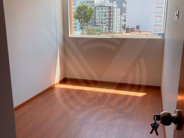 LINDA VISTA A UN CLUB!!! SE VENDE FLAT DE 136M2, SEGUNDO PISO EN MAGDALENA DEL MAR (DE ESTRENO)