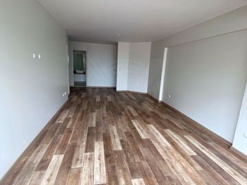 AMPLIO Y LINDO DUPLEX DE 133M2 CON VENTANAS HERMÉTICAS EN DORMITORIOS  (NO PAGA ALCABALA)