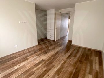 AMPLIO Y LINDO DUPLEX DE 133M2 CON VENTANAS HERMÉTICAS EN DORMITORIOS  (NO PAGA ALCABALA)