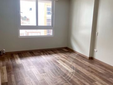 AMPLIO Y LINDO DUPLEX DE 133M2 CON VENTANAS HERMÉTICAS EN DORMITORIOS  (NO PAGA ALCABALA)