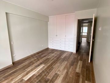 AMPLIO Y LINDO DUPLEX DE 133M2 CON VENTANAS HERMÉTICAS EN DORMITORIOS  (NO PAGA ALCABALA)