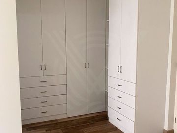 AMPLIO Y LINDO DUPLEX DE 133M2 CON VENTANAS HERMÉTICAS EN DORMITORIOS  (NO PAGA ALCABALA)