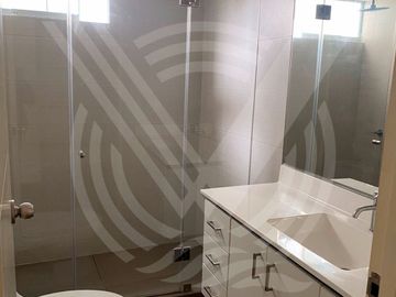 AMPLIO Y LINDO DUPLEX DE 133M2 CON VENTANAS HERMÉTICAS EN DORMITORIOS  (NO PAGA ALCABALA)