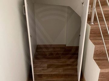 AMPLIO Y LINDO DUPLEX DE 133M2 CON VENTANAS HERMÉTICAS EN DORMITORIOS  (NO PAGA ALCABALA)