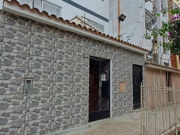 ¡Oportunidad! Venta de Dúplex tipo casa en El Rímac 🏡