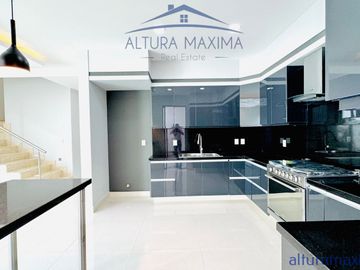 Casa Nueva en Venta Solares Zona Real Zapopan