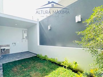 Casa Nueva en Venta Solares Zona Real Zapopan