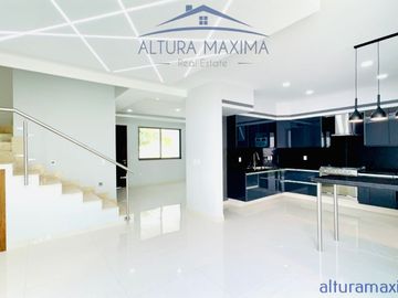 Casa Nueva en Venta Solares Zona Real Zapopan