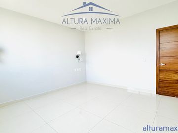 Casa Nueva en Venta Solares Zona Real Zapopan
