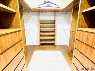 Casa Nueva en Venta Solares Zona Real Zapopan