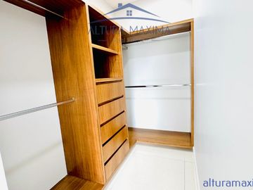 Casa Nueva en Venta Solares Zona Real Zapopan