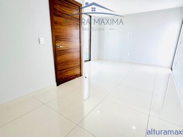 Casa Nueva en Venta Solares Zona Real Zapopan